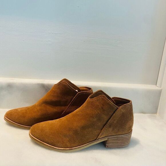 Tarine Dk Brown Nubuck Booties | Dolce Vita Dolce Vita Suede Stacked Heel Trist Ankle Bootie Dark Saddle Size 8M